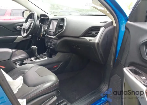 2017 Jeep Cherokee Trailhawk 4X4 from USA, damaged, VIN 1C4PJMBS2HW612792